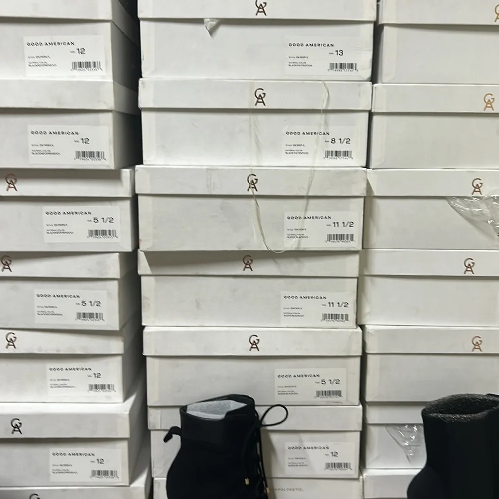 Good American Suede Black Booties NWT Several Sizes - Picture 3 of 7